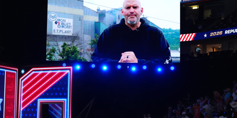 Democratic Sen. Fetterman speaks at a GOP midterm convention, fueling party-switch fears